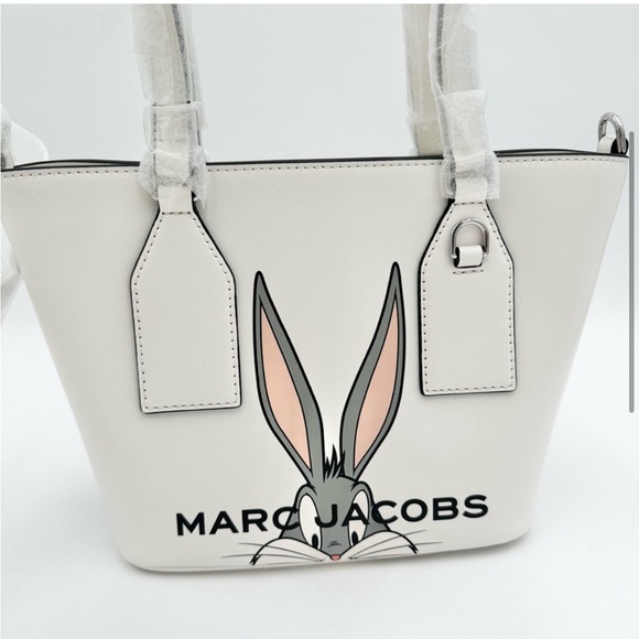 Marc Jacobs meets Looney Toons collab! Featuring BUGS🥕 NWT Limited edition - Picture 2 of 4